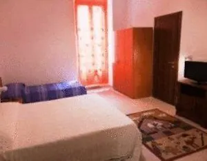 https://domus-felix-rome.it-romehotels.com